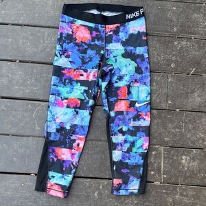 Nike Pro compression capri leggings size medium